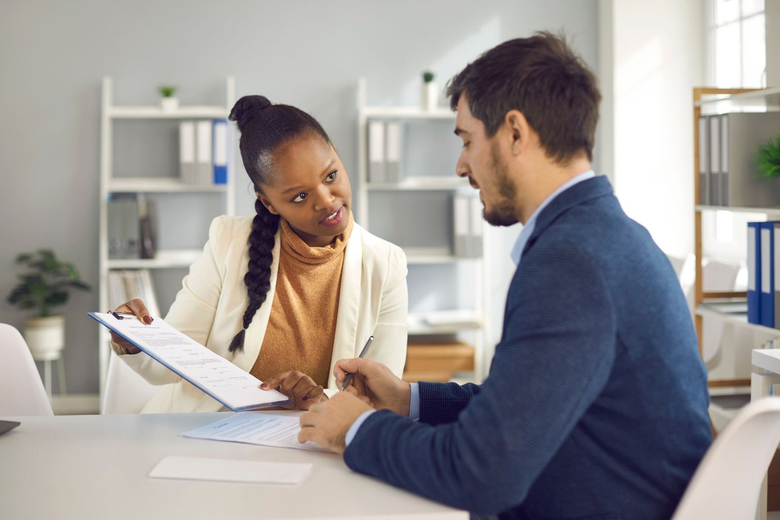 Benefits of professional help for bookkeeping and payroll ensure accuracy, compliance, and time savings.